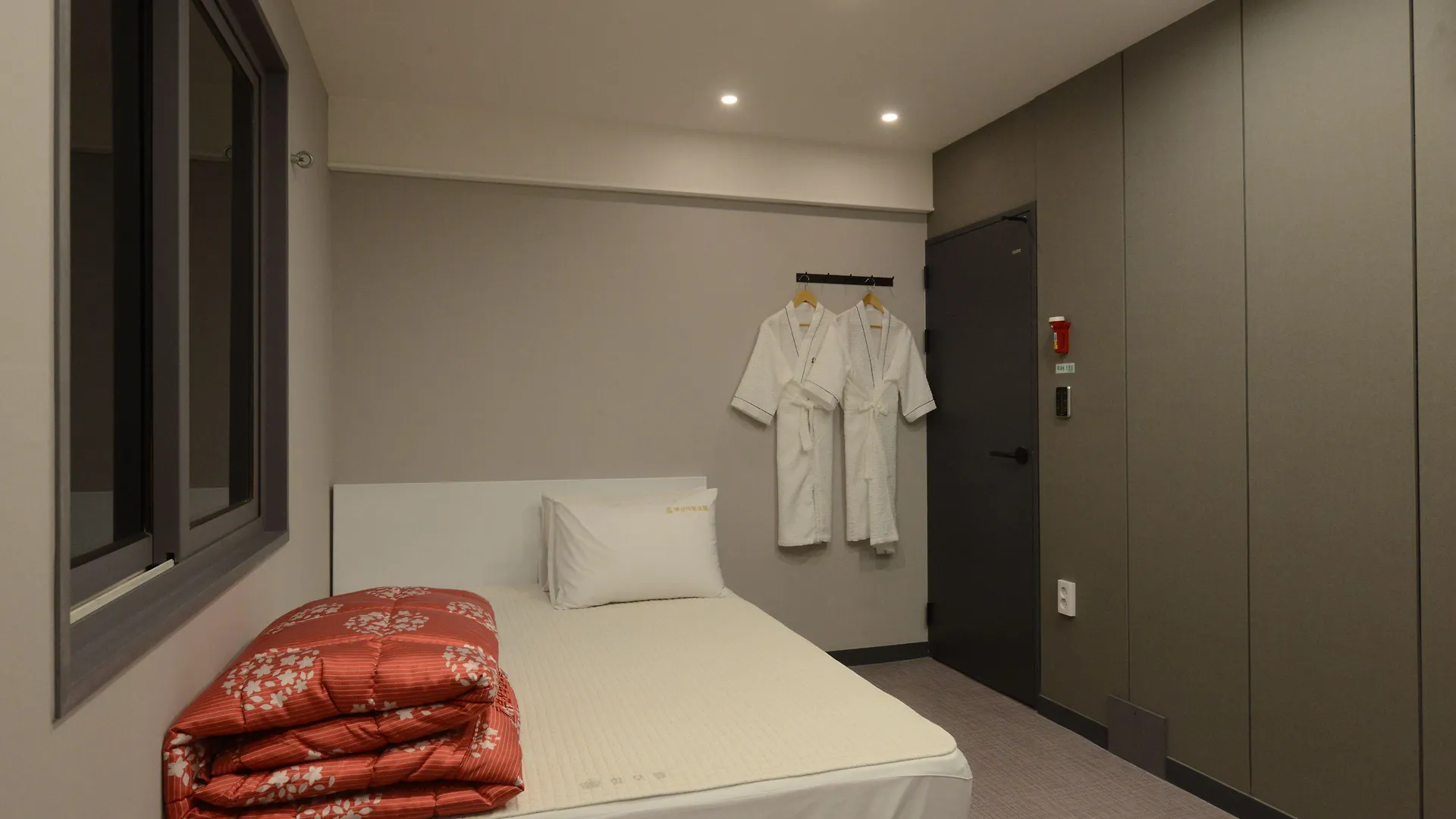 Top Motel Puszan Szálloda